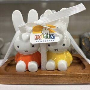 MIFFY by Magenta Salt And Pepper Shakers Set Ceramic With Wood Base Bunny NEW